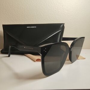 Gentle Monster Flatba Her Sunglasses & case